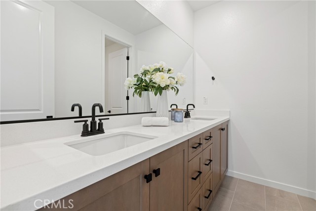 28528 Wildflower Terrace, Castaic CA: https://media.crmls.org/medias/b39b8433-8ffd-41ff-8b0d-e59c287fa68f.jpg