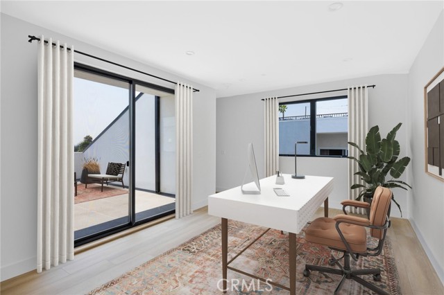 Detail Gallery Image 22 of 27 For 4827 Oakwood Ave, Los Angeles,  CA 90004 - 4 Beds | 4/1 Baths