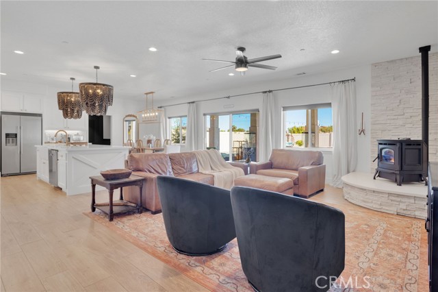 Detail Gallery Image 20 of 71 For 8357 Macron, Oak Hills,  CA 92344 - 4 Beds | 3 Baths