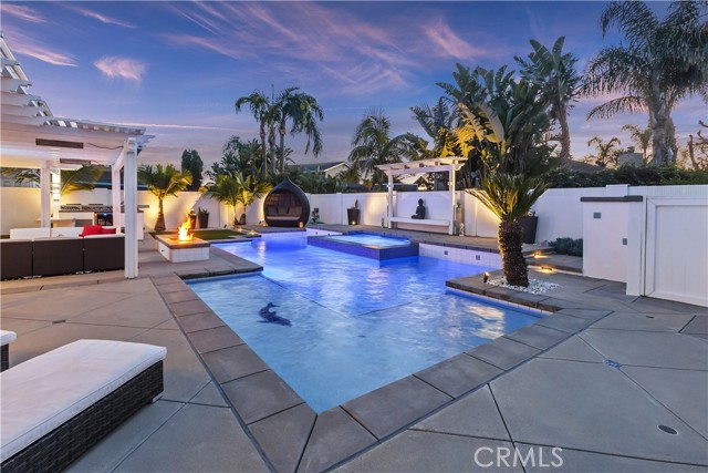 Detail Gallery Image 39 of 61 For 20191 Imperial Cove Ln, Huntington Beach,  CA 92646 - 3 Beds | 3 Baths