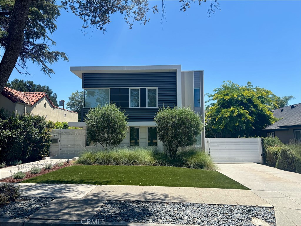 180 S Grand Oaks Avenue