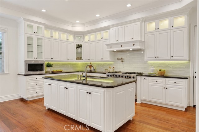 Detail Gallery Image 23 of 74 For 113 S Herrin, Manhattan Beach,  CA 90266 - 5 Beds | 4/1 Baths