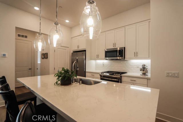 Detail Gallery Image 12 of 34 For 1682 Lexington Ln, San Pedro,  CA 90732 - 3 Beds | 2/2 Baths