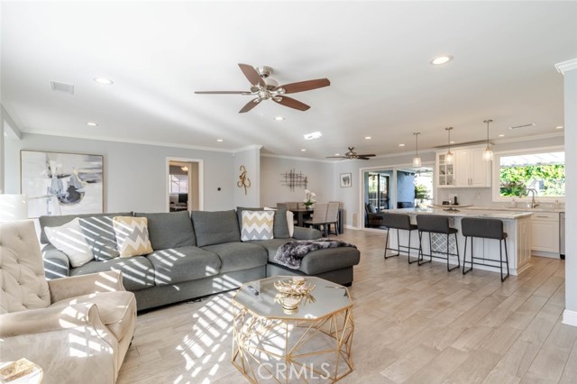 Detail Gallery Image 3 of 28 For 19833 Blythe St, Winnetka,  CA 91306 - 3 Beds | 2 Baths