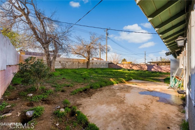 Detail Gallery Image 8 of 30 For 38609 Glenraven, Palmdale,  CA 93550 - 3 Beds | 2 Baths