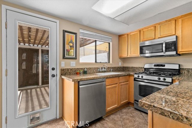34372 Laura Way, Rancho Mirage CA: https://media.crmls.org/medias/b3a191b5-fc99-42ba-9a87-378d078eb89a.jpg