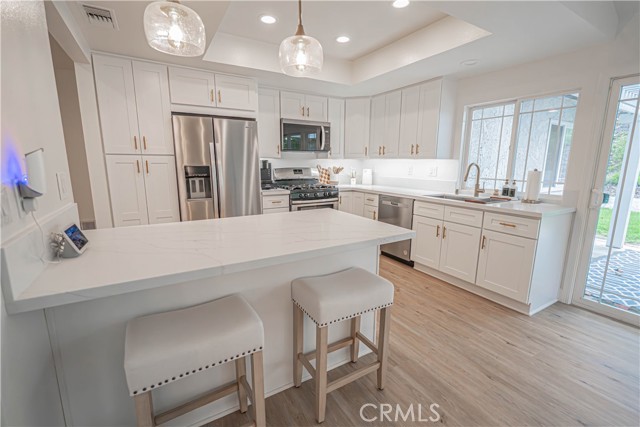 Detail Gallery Image 14 of 26 For 25891 Fenda, Valencia,  CA 91355 - 3 Beds | 2 Baths