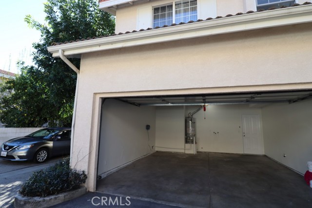 Detail Gallery Image 11 of 37 For 16731 Parthenia St #3,  Northridge,  CA 91343 - 4 Beds | 3 Baths