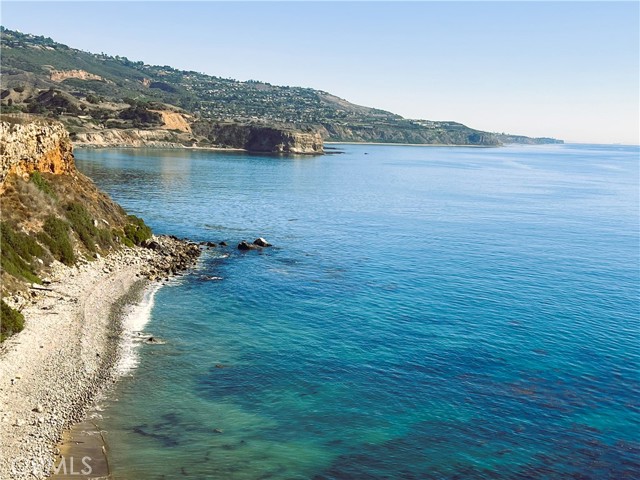 32759 Seagate Drive, Rancho Palos Verdes CA: https://media.crmls.org/medias/b3a298d7-24af-4aba-b50c-323d1accecae.jpg