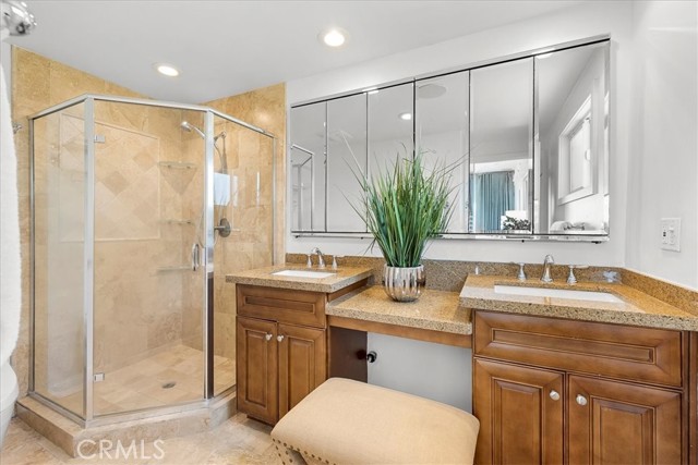 En-suite master bath