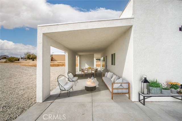 Detail Gallery Image 4 of 19 For 62474 Golden St, Joshua Tree,  CA 92252 - 2 Beds | 2 Baths