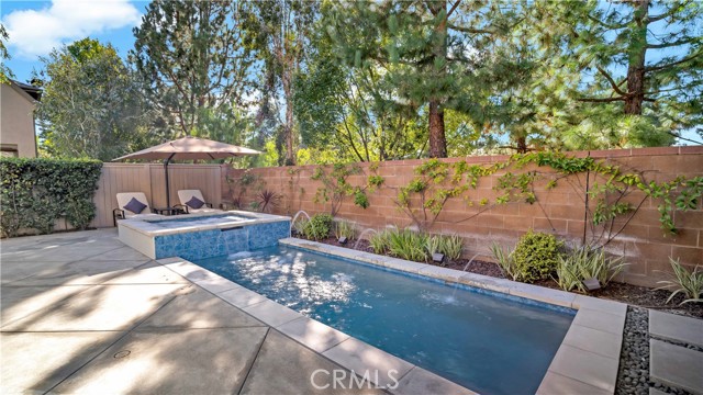 Detail Gallery Image 3 of 8 For 183 Kingswood, Irvine,  CA 92620 - 4 Beds | 2/1 Baths