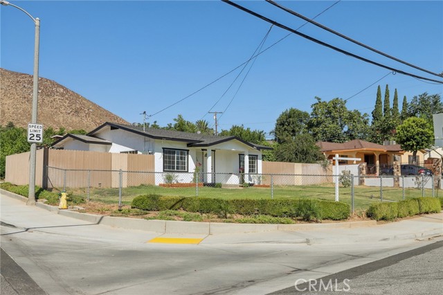 Detail Gallery Image 2 of 29 For 4954 Sierra Vista Ave, Riverside,  CA 92505 - 3 Beds | 2 Baths