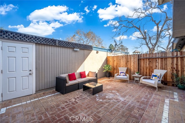 Detail Gallery Image 18 of 28 For 4183 Elizabeth Ct, Cypress,  CA 90630 - 4 Beds | 2/1 Baths