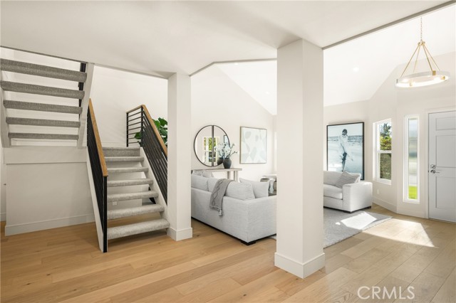 11 Thunder Trail, Irvine CA: https://media.crmls.org/medias/b3a5d89b-7c8f-4ec7-8607-a542a972ad12.jpg
