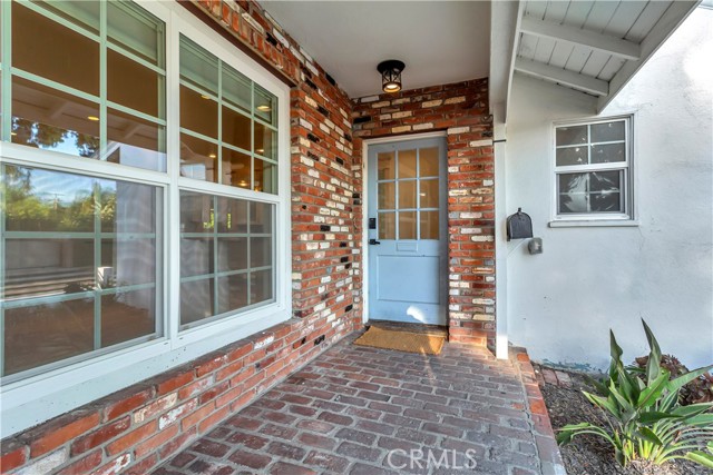 Detail Gallery Image 3 of 33 For 6835 E Parapet, Long Beach,  CA 90808 - 4 Beds | 4 Baths