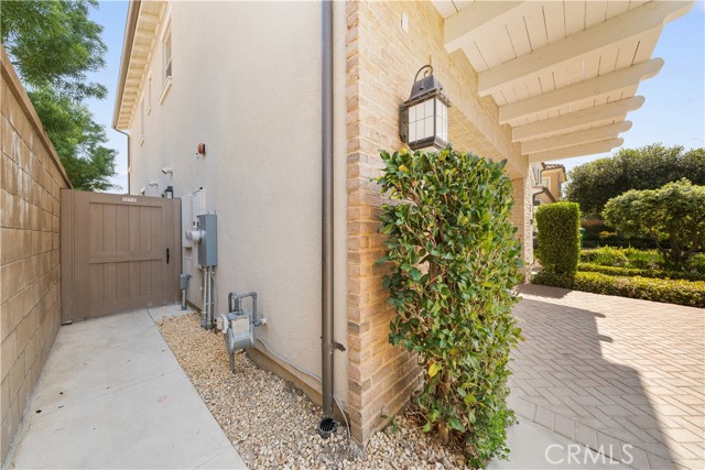 Front Image Thumbnail for CROC26061712