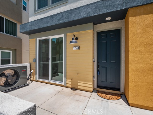 Detail Gallery Image 4 of 41 For 27148 Valley Oak Pl, Valencia,  CA 91381 - 4 Beds | 4 Baths