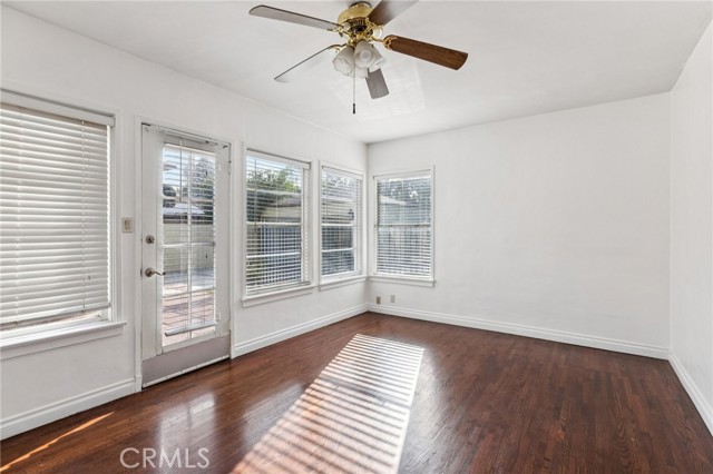 Detail Gallery Image 20 of 34 For 527 S Orchard Dr, Burbank,  CA 91506 - 4 Beds | 1/1 Baths