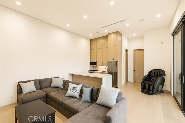 Detail Gallery Image 54 of 54 For 22924 Erwin St, Woodland Hills,  CA 91367 - 11 Beds | 9/2 Baths