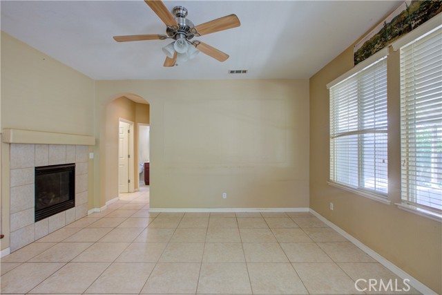 Detail Gallery Image 16 of 55 For 1492 Antioch Ct, Merced,  CA 95348 - 5 Beds | 2/1 Baths