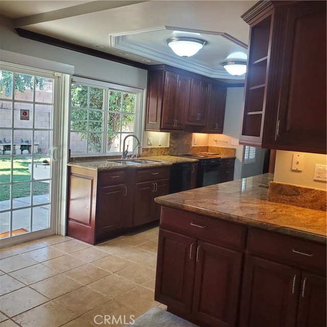 17455 Winemast Street, Fountain Valley CA: https://media.crmls.org/medias/b3aa2d59-4219-4bbf-99e3-40a07175a354.jpg