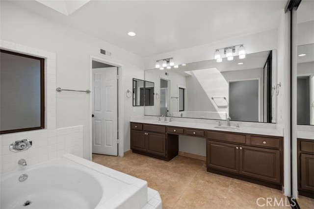 Detail Gallery Image 13 of 22 For 25716 Harbor Point Dr. #178,  Dana Point,  CA 92629 - 4 Beds | 3 Baths