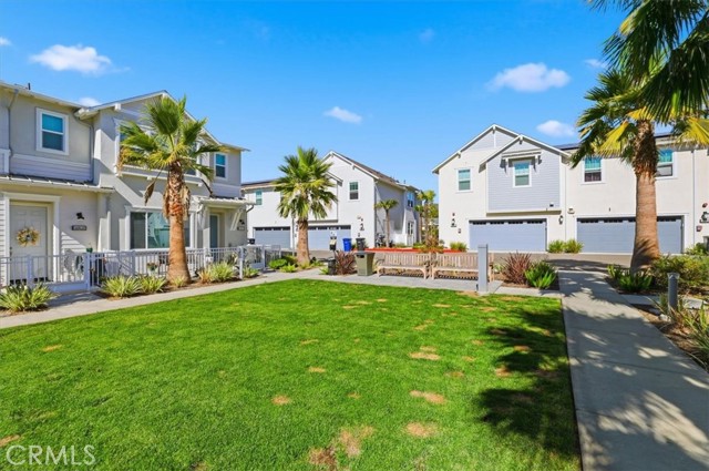 Detail Gallery Image 7 of 9 For 2364 Haley Point Dr #101,  Ventura,  CA 93003 - 3 Beds | 2/1 Baths