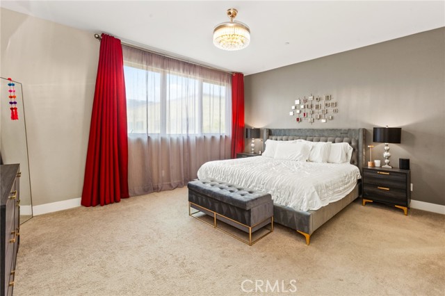 31 Soho, Irvine CA: https://media.crmls.org/medias/b3ac3093-46ee-4dc9-b02f-ce20497d0c79.jpg
