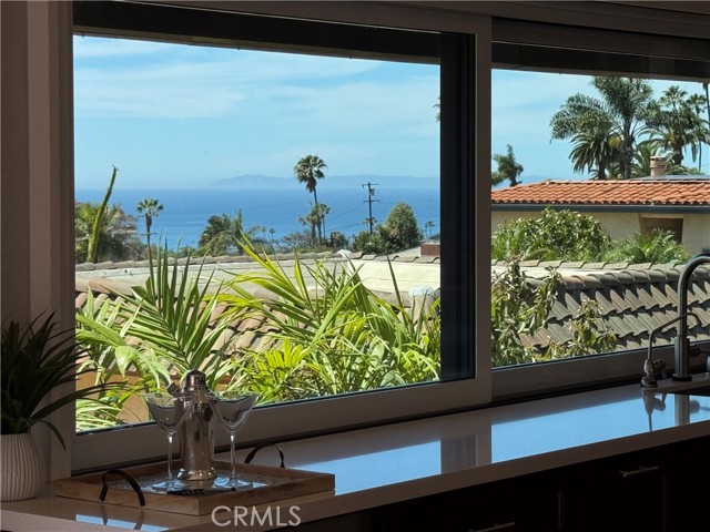 202 Cerrito Cielo, San Clemente CA: https://media.crmls.org/medias/b3ac41ad-cb9a-475a-b012-89d274e25c2f.jpg
