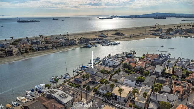 Detail Gallery Image 30 of 58 For 5585 E Corso Di Napoli, Long Beach,  CA 90803 - 3 Beds | 3 Baths