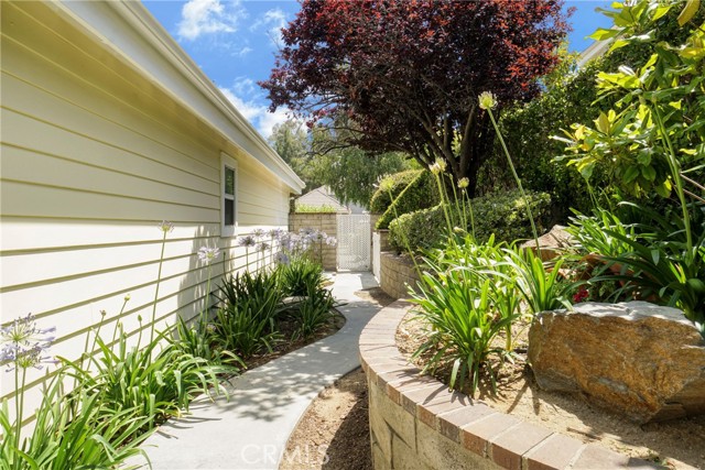 26433 Emerald Dove Drive, Valencia CA: https://media.crmls.org/medias/b3ad69bf-d131-4609-98ef-9699c7d6043c.jpg