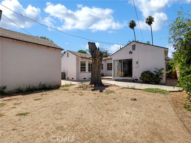18725 Covello Street, Reseda CA: https://media.crmls.org/medias/b3adc041-04e4-478c-8b6f-1108fcab1565.jpg