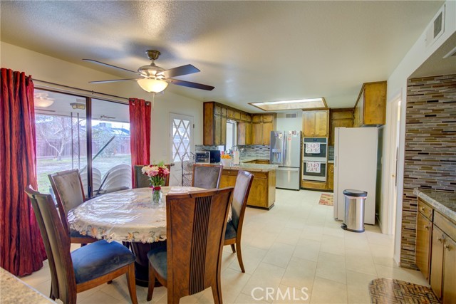 Detail Gallery Image 11 of 35 For 1166 West Ave, Gustine,  CA 95322 - 5 Beds | 3 Baths