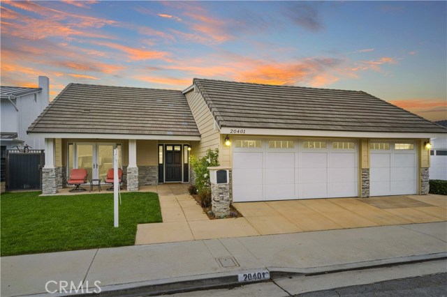 20401 Regal Circle, Huntington Beach, CA 92646