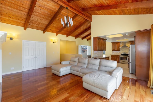 Vaulted Ceiling Family Room to Kitchen