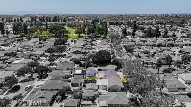 6202 Arbor Road, Lakewood CA: https://media.crmls.org/medias/b3aeb532-b514-45ce-8a26-be34c876b4d1.jpg