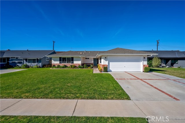 19411 Pitcairn Ln, Huntington Beach, CA 92646