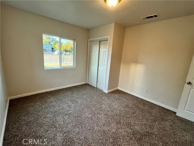 Detail Gallery Image 12 of 23 For 2709 Lake St, Bakersfield,  CA 93306 - 3 Beds | 2 Baths