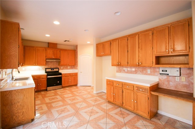 Detail Gallery Image 11 of 32 For 31592 Palomar Rd, Menifee,  CA 92584 - 5 Beds | 2/1 Baths