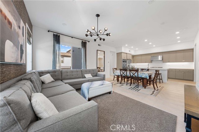 Detail Gallery Image 5 of 47 For 187 Biome, Irvine,  CA 92618 - 2 Beds | 2 Baths