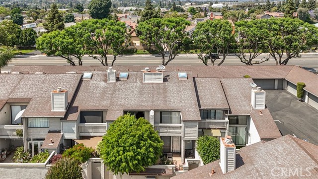 2220 E Chapman Avenue, Fullerton CA: https://media.crmls.org/medias/b3b12737-3531-40ad-8674-f78609dda777.jpg