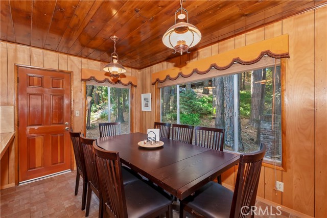 Detail Gallery Image 14 of 33 For 648 Crest Estates Dr, Lake Arrowhead,  CA 92352 - 2 Beds | 1 Baths