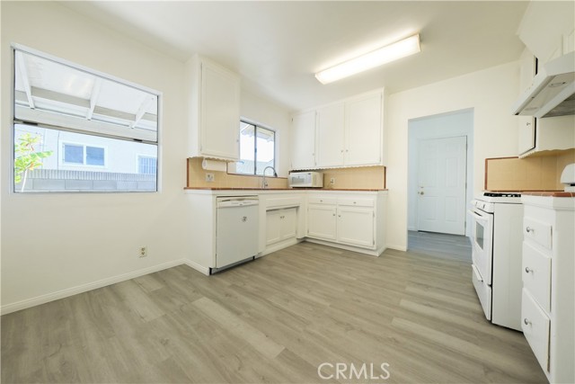 419 W Martinshire, Carson CA: https://media.crmls.org/medias/b3b15125-0bd0-48d6-82c4-9ee63c5f5958.jpg