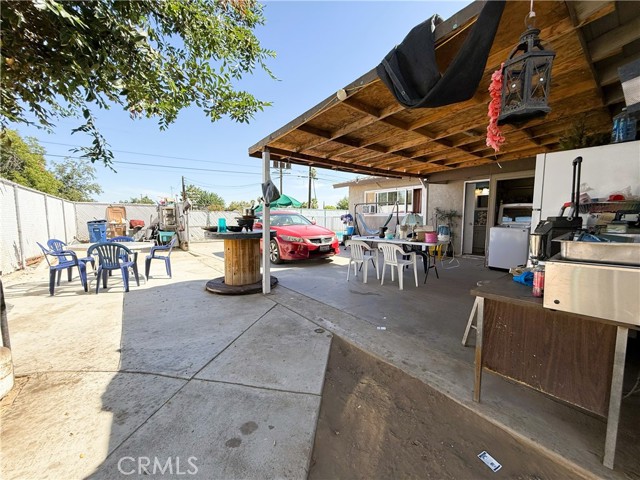 Detail Gallery Image 34 of 40 For 1320 White Ln, Bakersfield,  CA 93307 - 4 Beds | 2 Baths