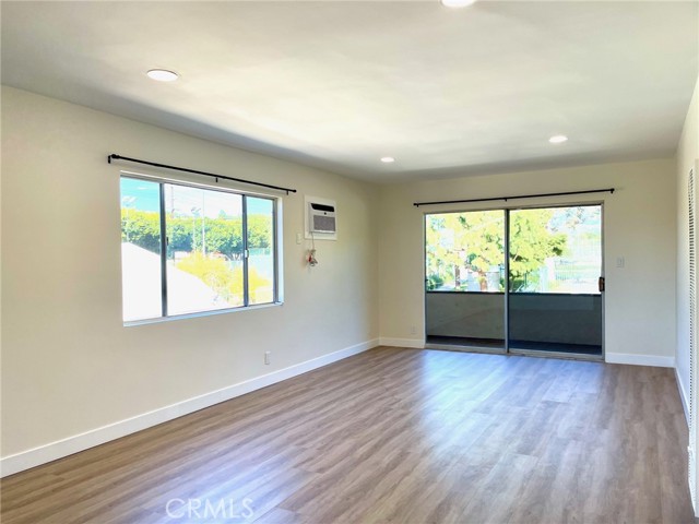 Detail Gallery Image 2 of 14 For 2728 Crestmoore #3,  Los Angeles,  CA 90065 - 2 Beds | 1 Baths