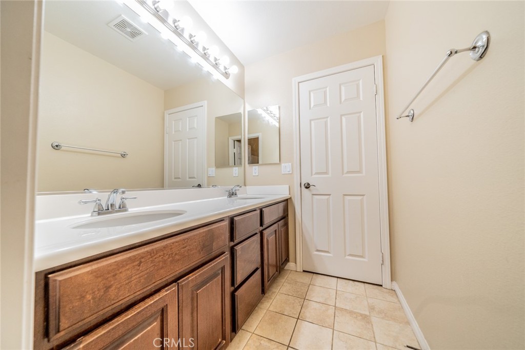 MLS #OC25055546 image #46