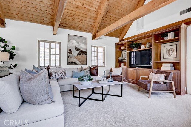 2917 N Poinsettia Avenue, Manhattan Beach CA: https://media.crmls.org/medias/b3b34b42-4739-4fd0-bd90-cba1681ca52d.jpg