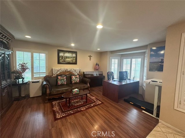 7929 bolton ave, Riverside CA: https://media.crmls.org/medias/b3b3773b-af9a-41c9-aa90-ad5f775a343a.jpg