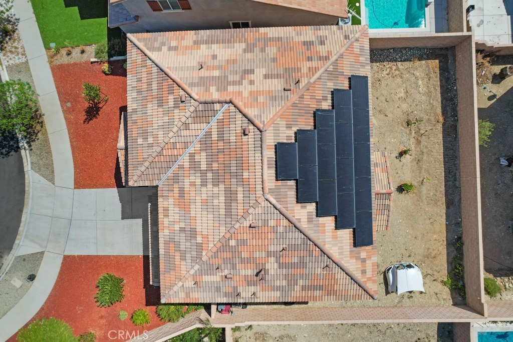 https://media.crmls.org/medias/b3b3d5b1-a8c0-4b70-b38e-2d619321c542.jpg?preset=X-Large